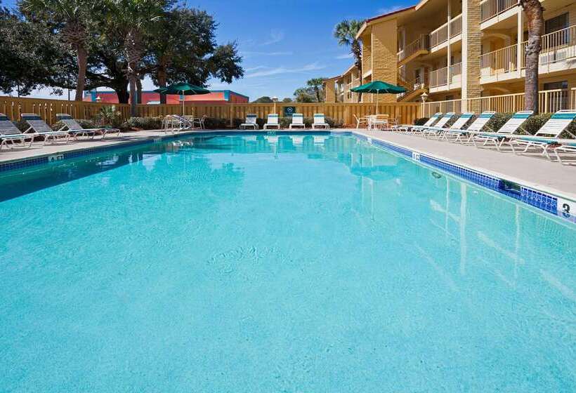فندق La Quinta Inn By Wyndham Orlando Airport West