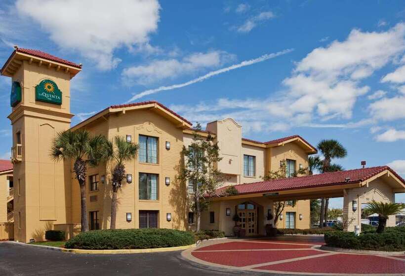 هتل La Quinta Inn By Wyndham Orlando Airport West