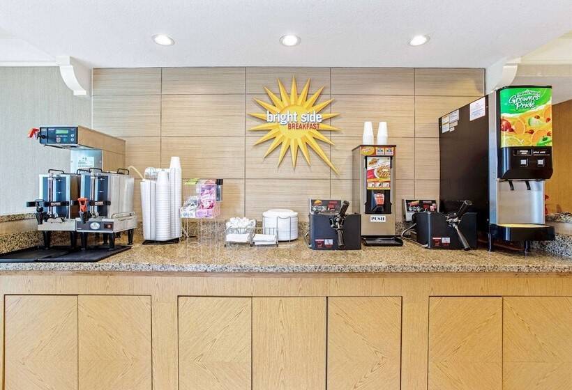 فندق La Quinta Inn By Wyndham Orlando Airport West