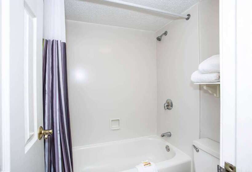 فندق La Quinta Inn By Wyndham Tallahassee North