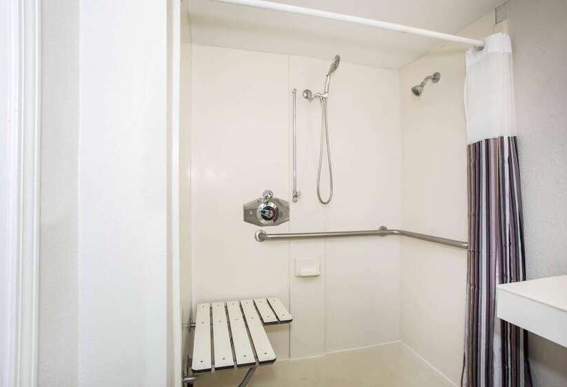 فندق La Quinta Inn By Wyndham Tallahassee North