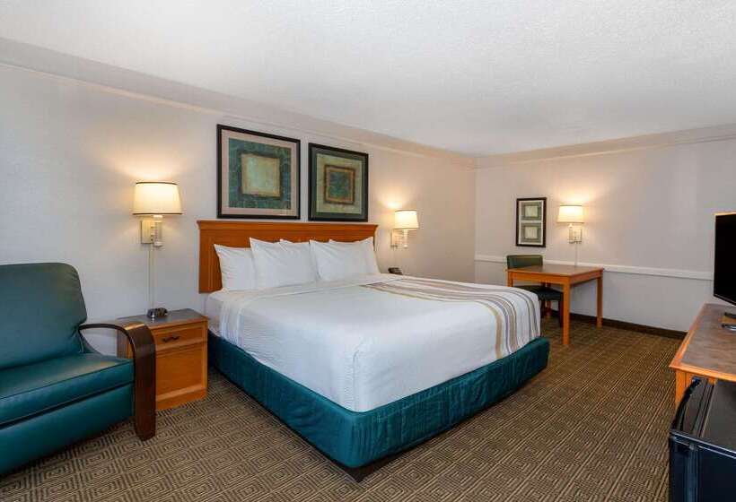 בית מלון כפרי La Quinta Inn By Wyndham Tallahassee North