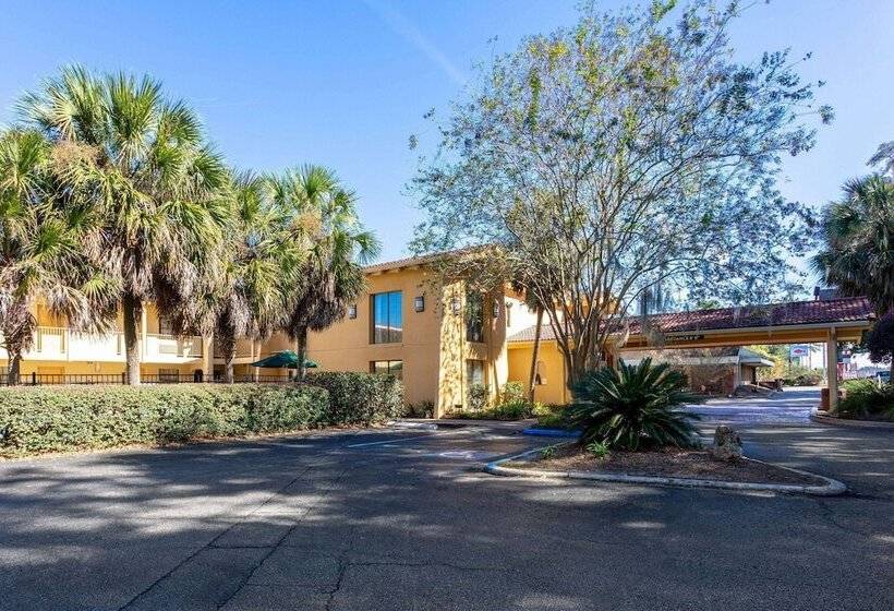 בית מלון כפרי La Quinta Inn By Wyndham Tallahassee North