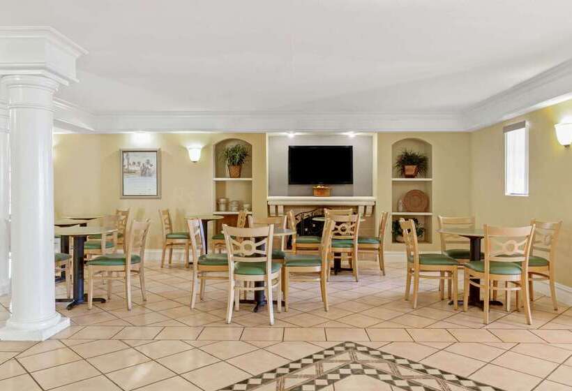 فندق La Quinta Inn By Wyndham Tampa Bay Pinellas Park Clearwater