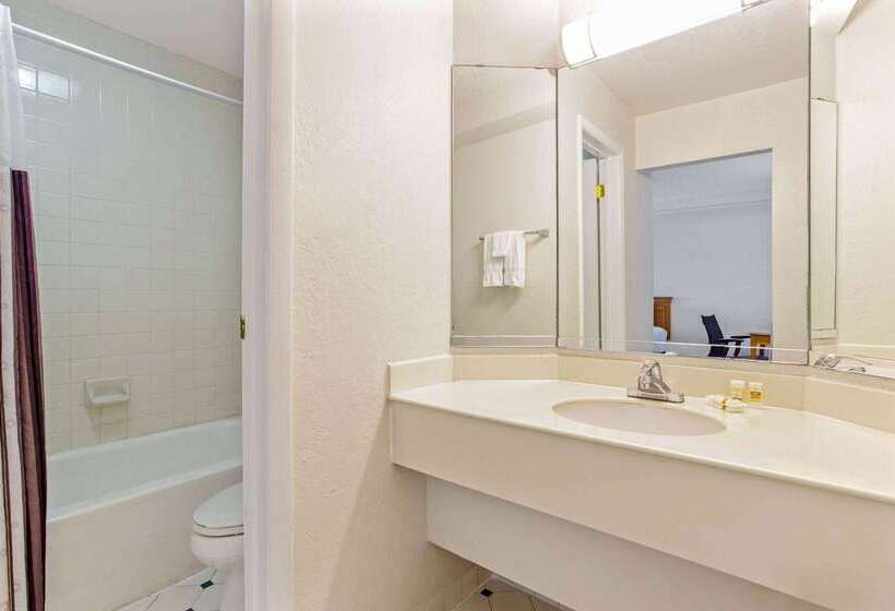 فندق La Quinta Inn By Wyndham Tampa Bay Pinellas Park Clearwater