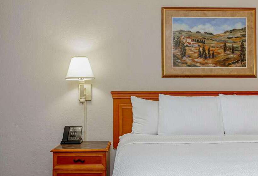 فندق La Quinta Inn By Wyndham Tampa Bay Pinellas Park Clearwater