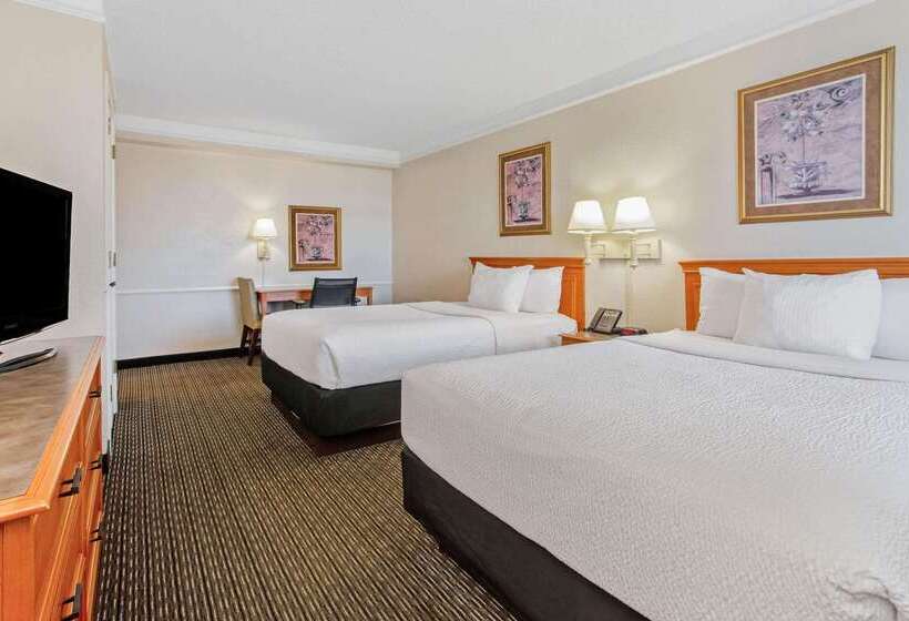 فندق La Quinta Inn By Wyndham Tampa Bay Pinellas Park Clearwater