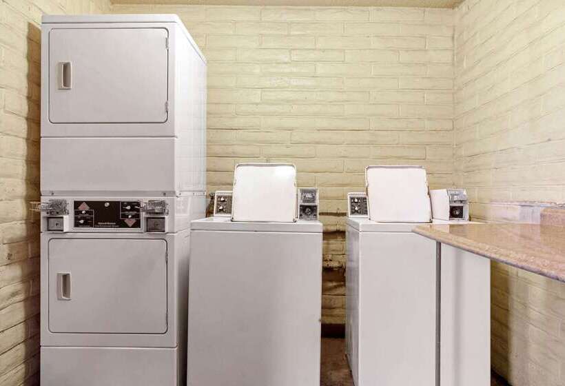 فندق La Quinta Inn By Wyndham Tampa Bay Pinellas Park Clearwater