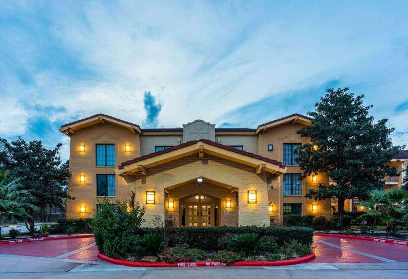 فندق Super 8 By Wyndham The Woodlands North