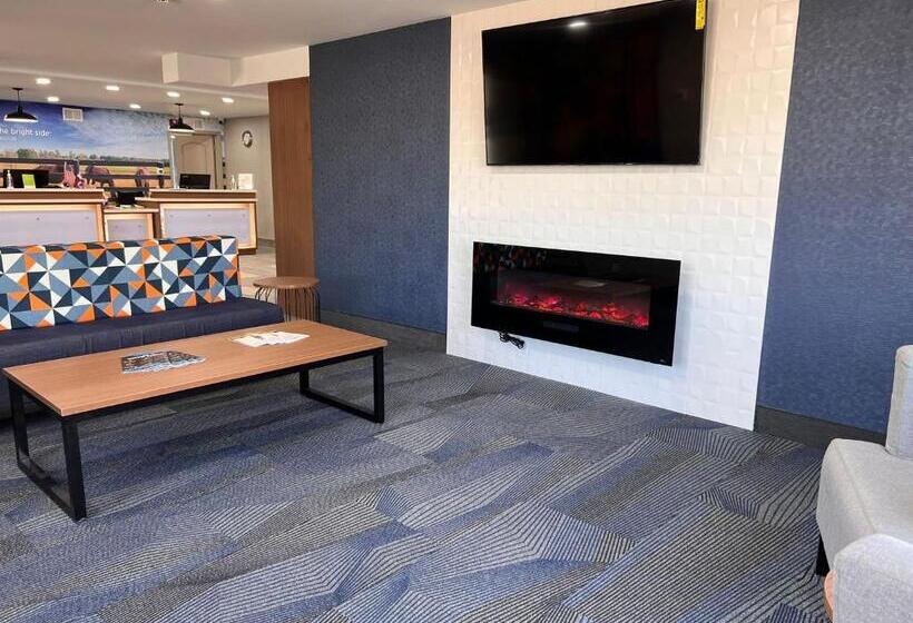 هتل La Quinta Inn Lexington Horse Park