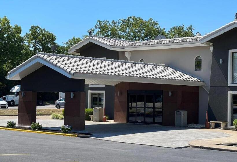 هتل La Quinta Inn Lexington Horse Park