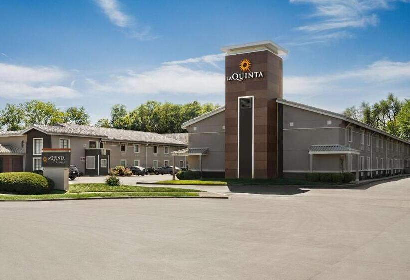 هتل La Quinta Inn Lexington Horse Park