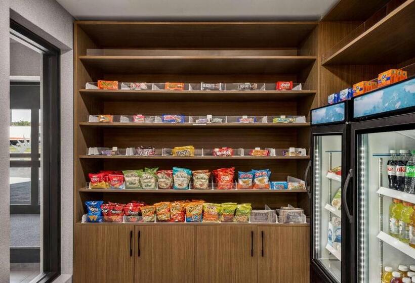 هتل La Quinta Inn Lexington Horse Park