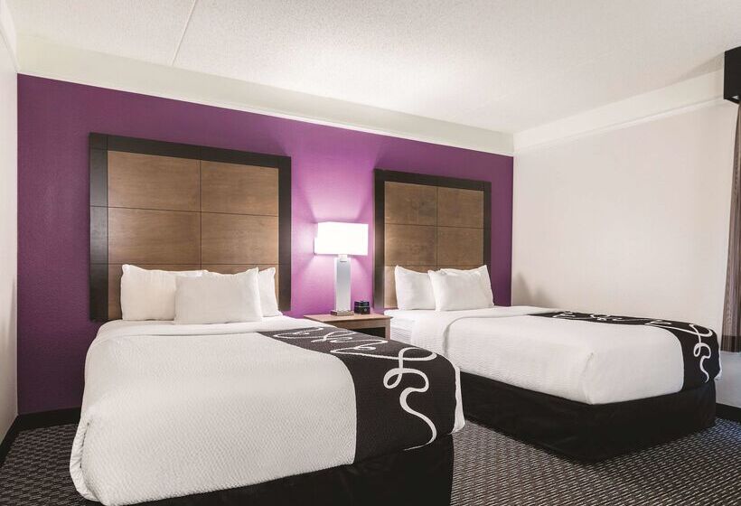 酒店 La Quinta By Wyndham Alexandria Airport