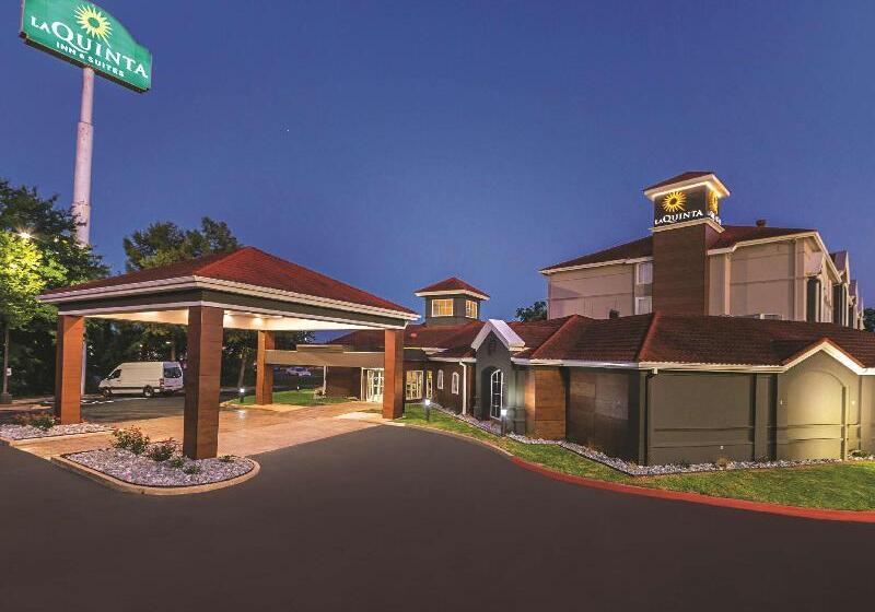 酒店 La Quinta By Wyndham Alexandria Airport