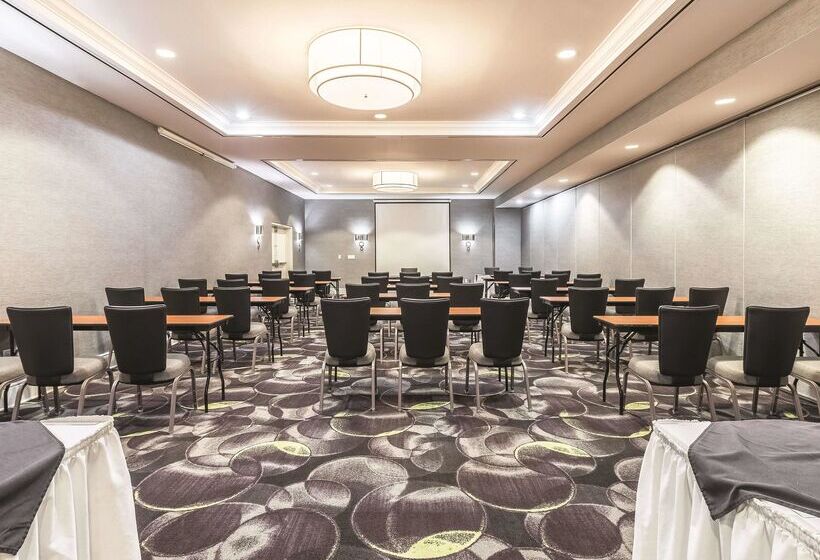 호텔 La Quinta By Wyndham Arlington North 6 Flags Dr