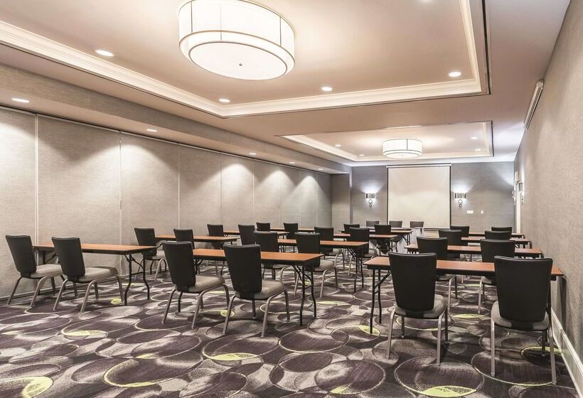 호텔 La Quinta By Wyndham Arlington North 6 Flags Dr