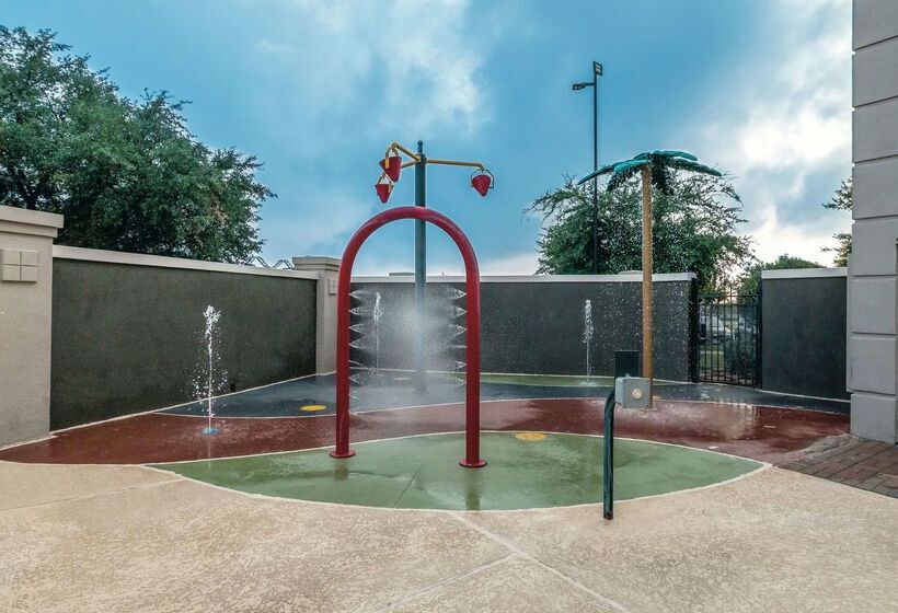 호텔 La Quinta By Wyndham Arlington North 6 Flags Dr