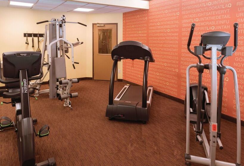 Отель La Quinta By Wyndham Atlanta Ballpark/galleria