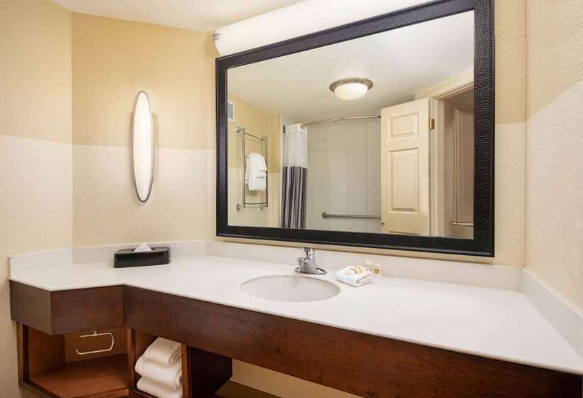 Отель La Quinta By Wyndham Atlanta Ballpark/galleria