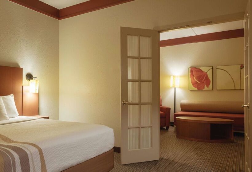 Отель La Quinta By Wyndham Atlanta Ballpark/galleria