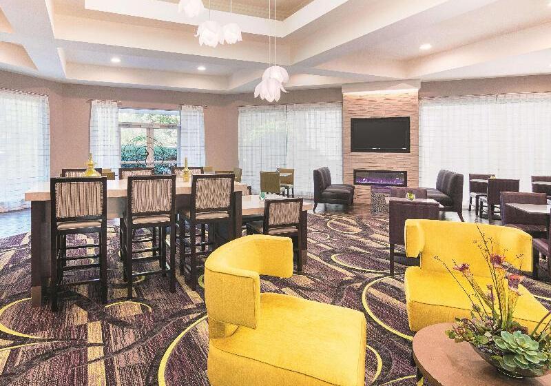 فندق La Quinta By Wyndham Atlanta Conyers