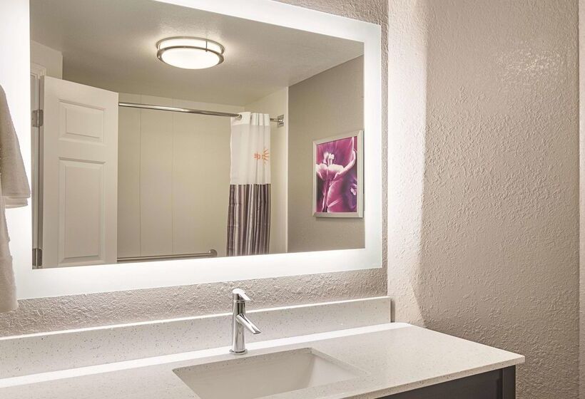 호텔 La Quinta By Wyndham Atlanta Perimeter Medical