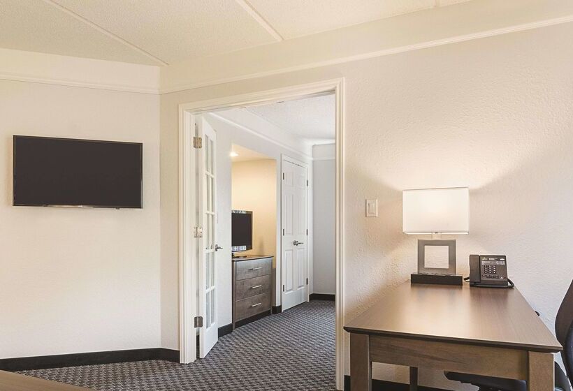 호텔 La Quinta By Wyndham Atlanta Perimeter Medical