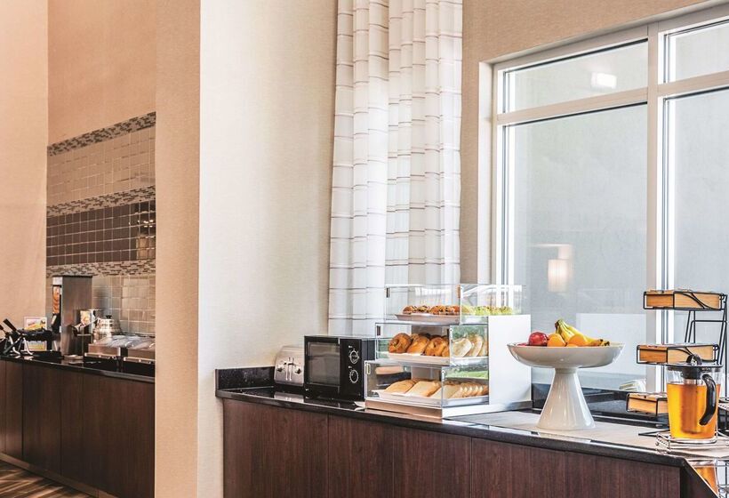 호텔 La Quinta By Wyndham Atlanta Perimeter Medical