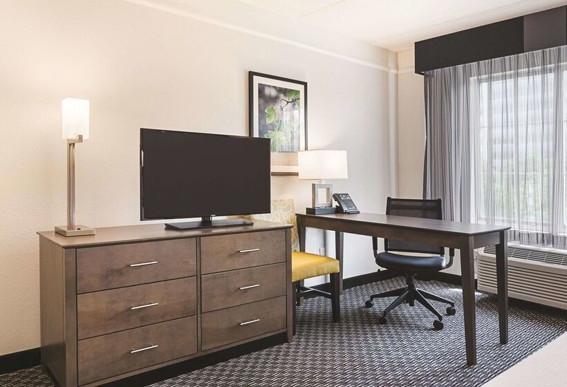 호텔 La Quinta By Wyndham Atlanta Perimeter Medical