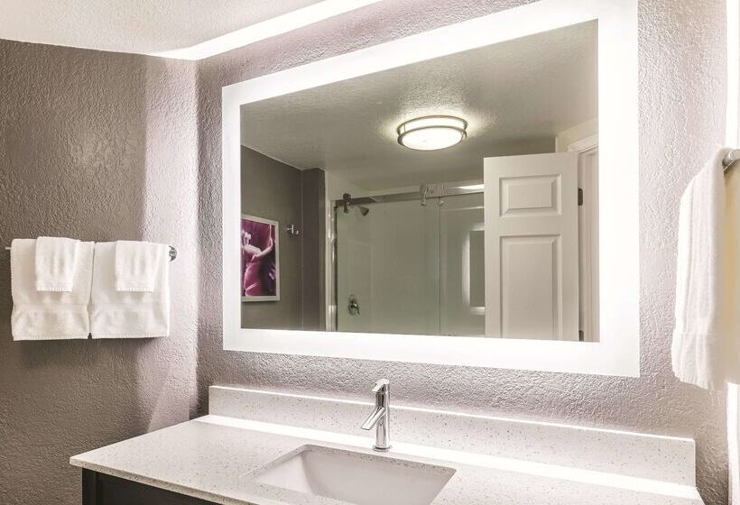 فندق La Quinta By Wyndham Austin Airport