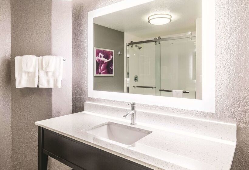 فندق La Quinta By Wyndham Austin Airport