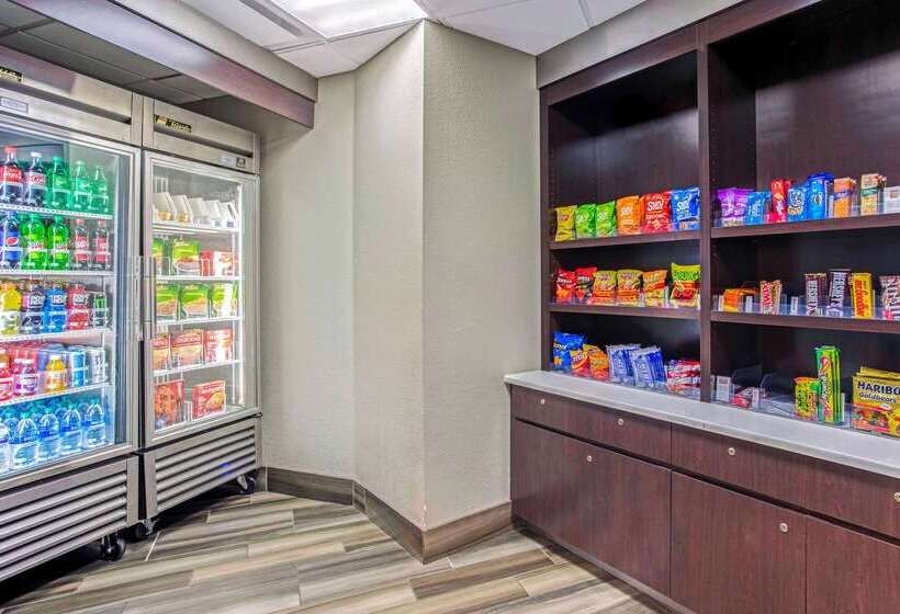 ホテル La Quinta By Wyndham Birmingham Homewood