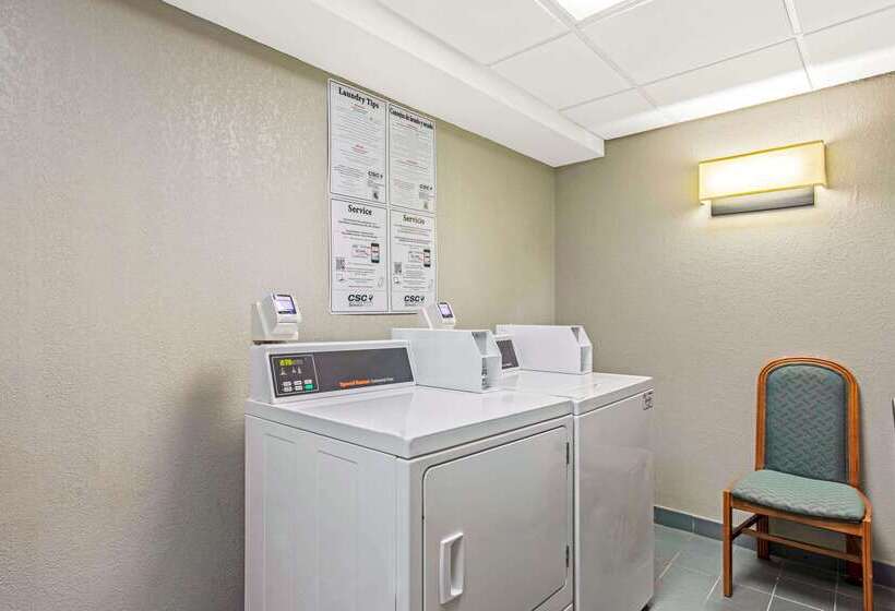 ホテル La Quinta By Wyndham Birmingham Homewood