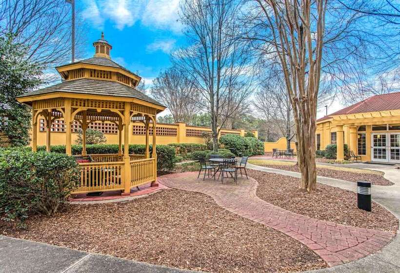 ホテル La Quinta By Wyndham Birmingham Homewood