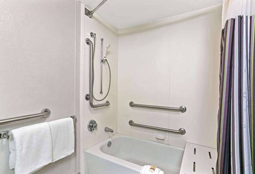 ホテル La Quinta By Wyndham Birmingham Homewood