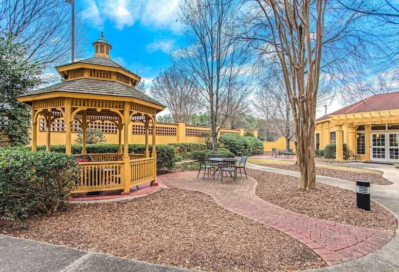 ホテル La Quinta By Wyndham Birmingham Homewood