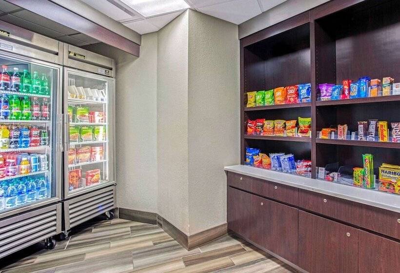 ホテル La Quinta By Wyndham Birmingham Homewood