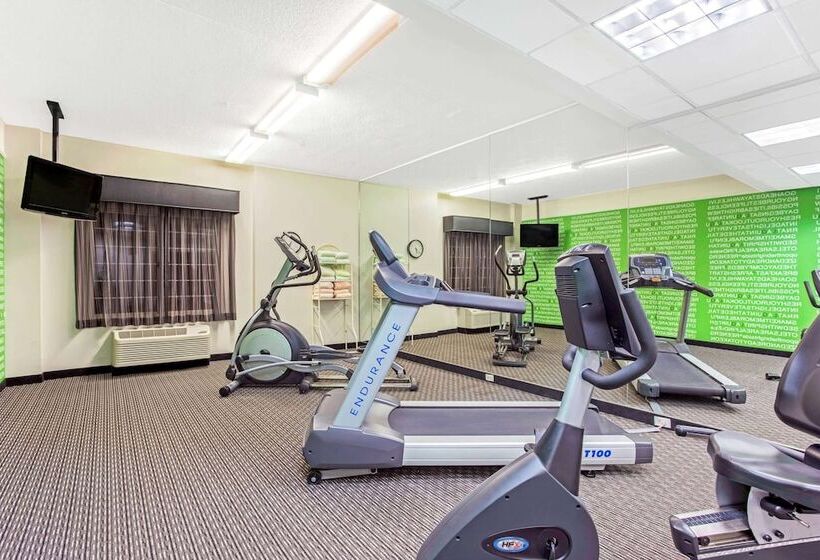 ホテル La Quinta By Wyndham Birmingham Homewood