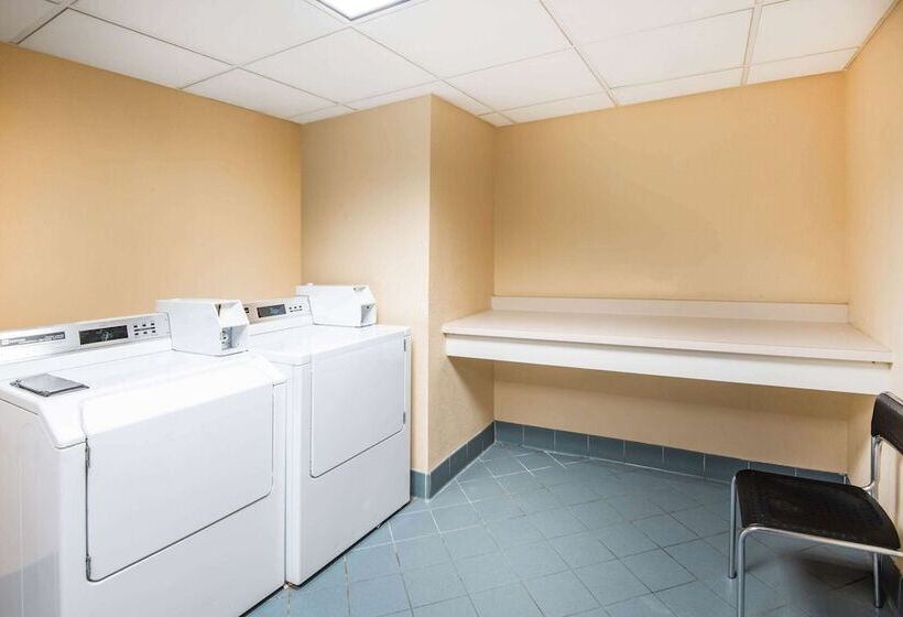 فندق La Quinta By Wyndham Colorado Springs South Airport