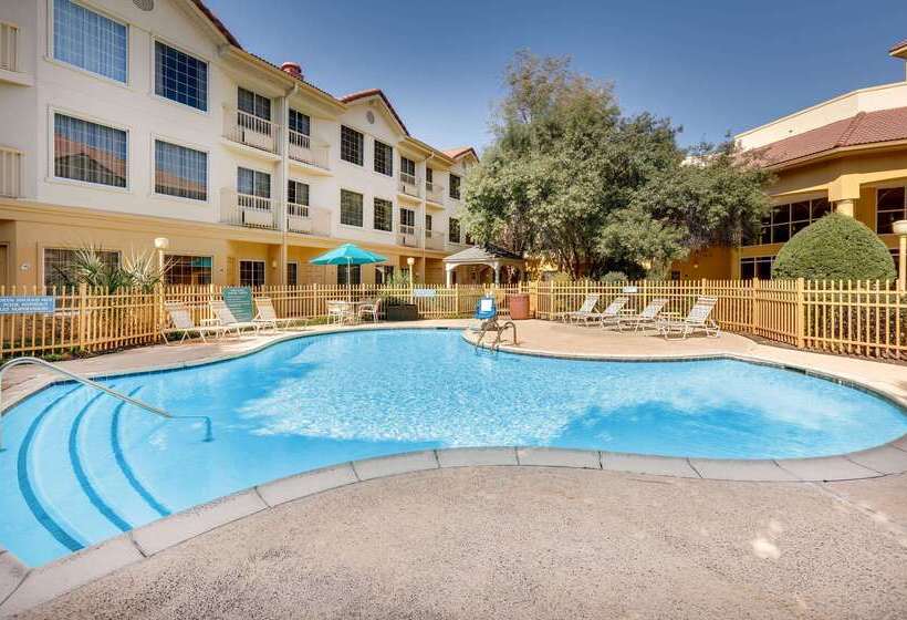 فندق La Quinta By Wyndham Dallas   Addison Galleria