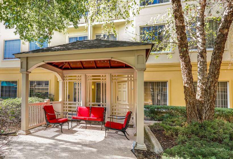 فندق La Quinta By Wyndham Dallas   Addison Galleria