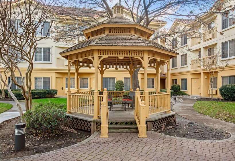 בית מלון כפרי La Quinta By Wyndham Dallas Dfw Airport North