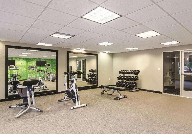 هتل La Quinta By Wyndham Denver Airport Dia