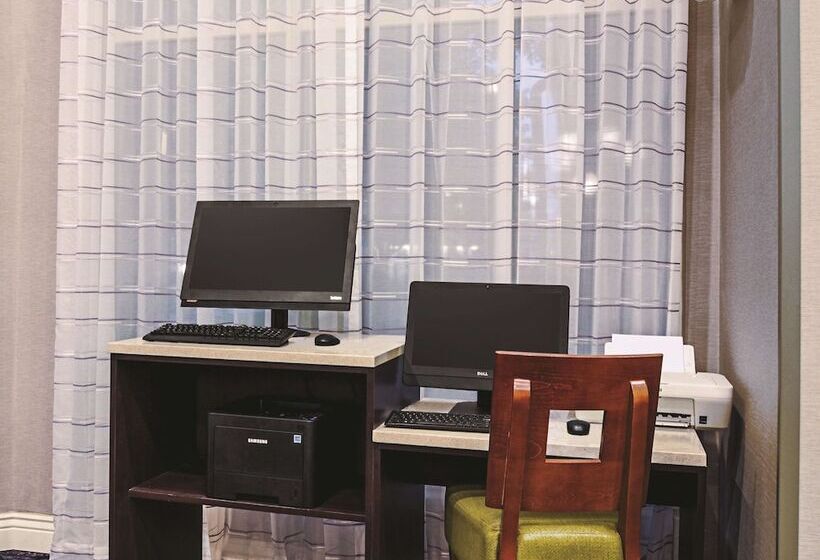 호텔 La Quinta By Wyndham Denver Airport Dia