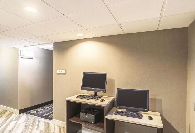 هتل La Quinta By Wyndham Flagstaff