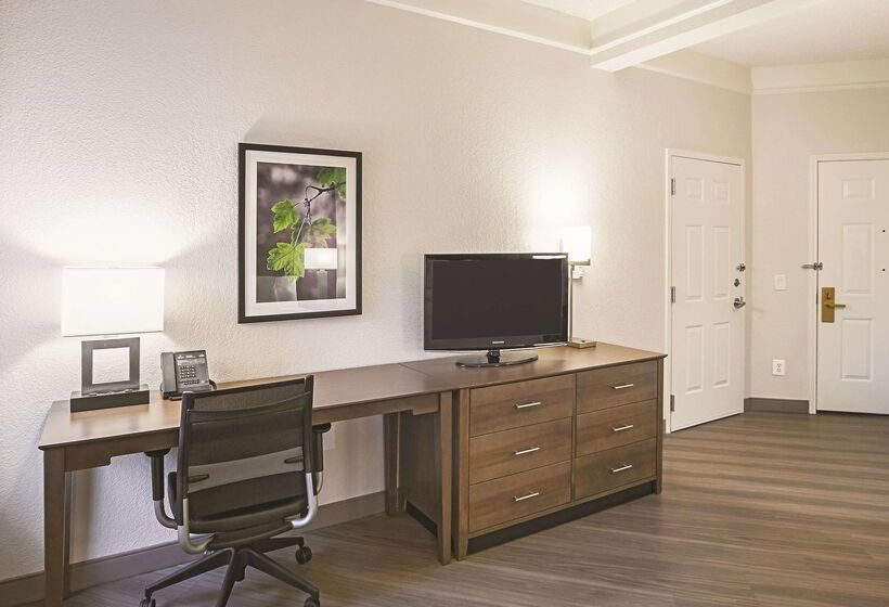 هتل La Quinta By Wyndham Fort Worth North