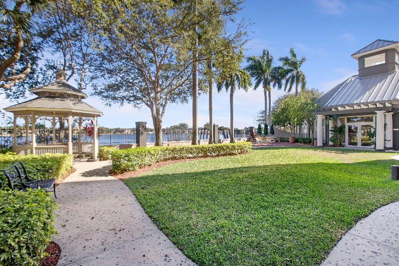 هتل La Quinta By Wyndham Ft. Lauderdale Airport