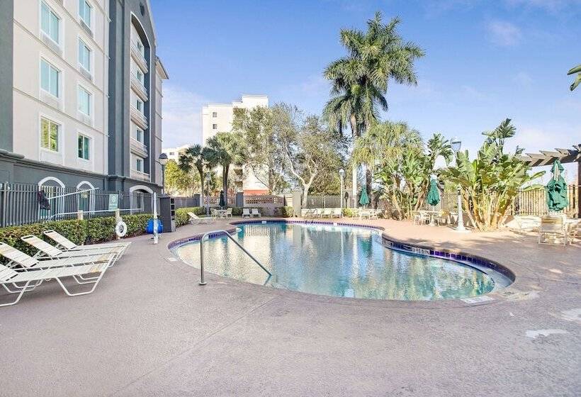 호텔 La Quinta By Wyndham Ft. Lauderdale Airport