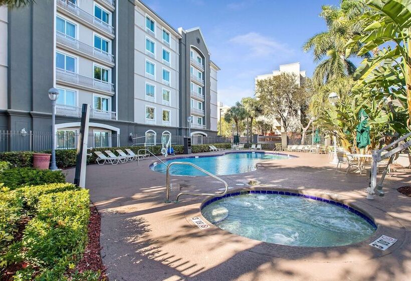 호텔 La Quinta By Wyndham Ft. Lauderdale Airport